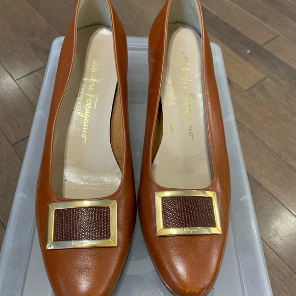 vintage Ferragamo heels - Picture 4 of 7